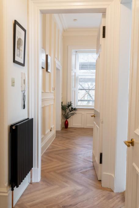 The Devonshire Suite - Your 5 Star West End Stay! Glasgow Exterior photo